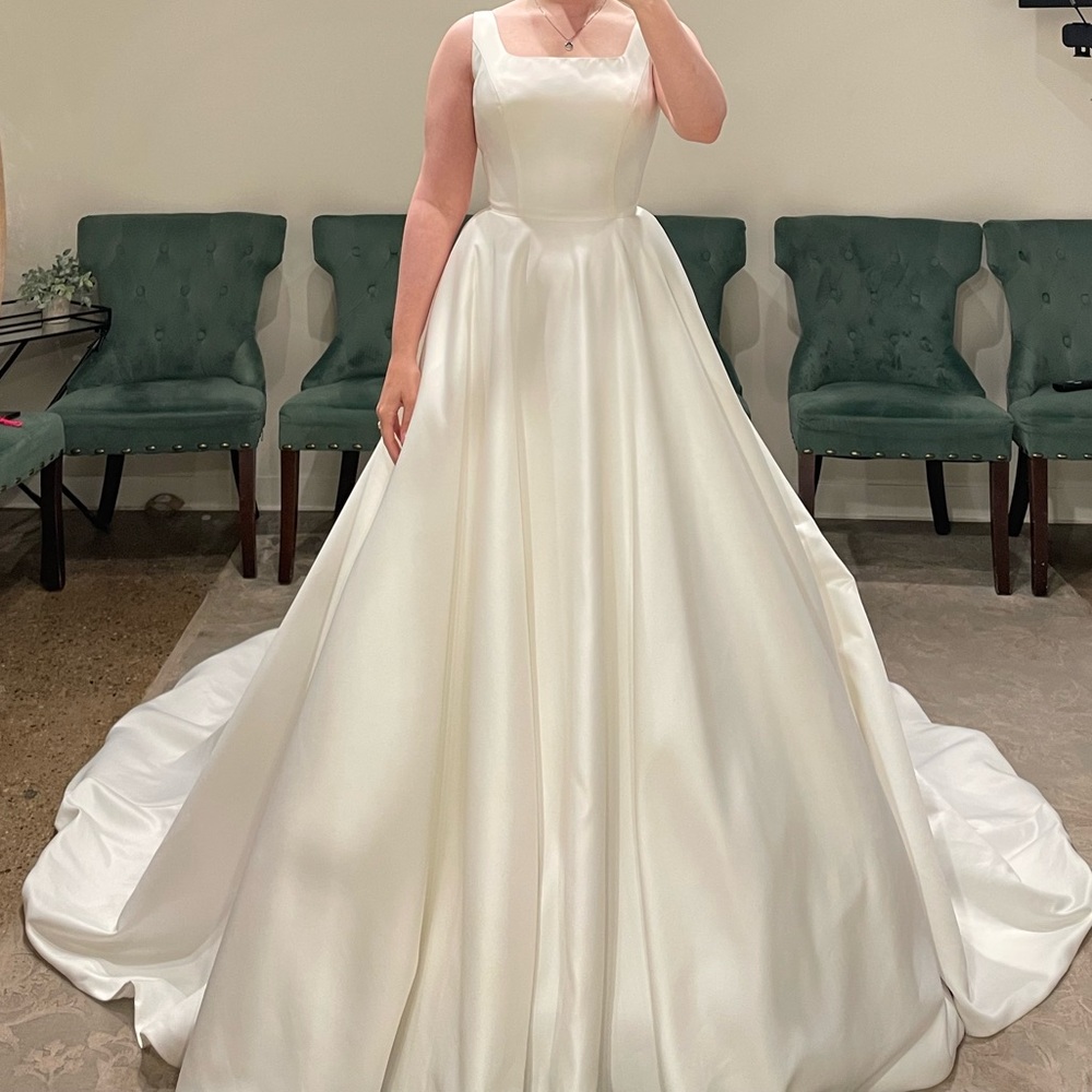 Square neck A-Line Wedding Dress Long Train